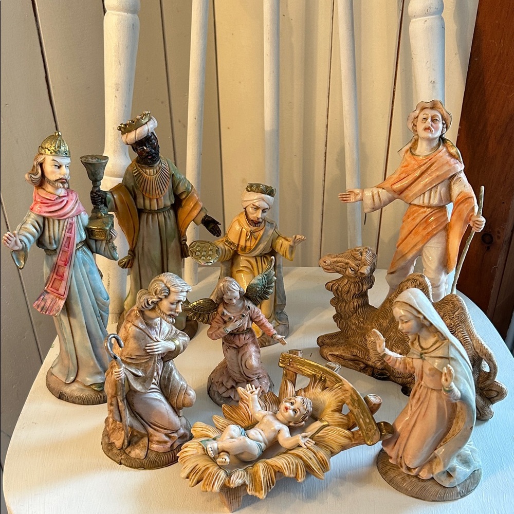 Vintage Italian Nativity Set, Mary, Joseph, Baby Jesus, Angel, wise men, etc